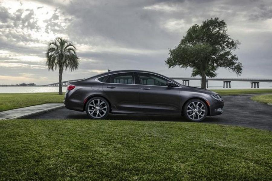  Chrysler 200 2015 года  (фото 148 из 207)